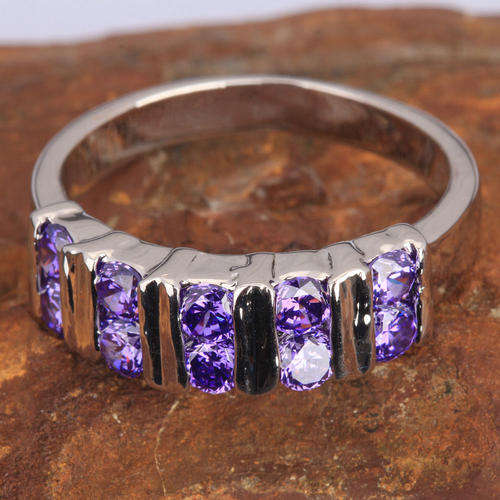 Ladies Gorgeous 10K White Gold Filled Ring with Purple Amethysts (Size 7.5)